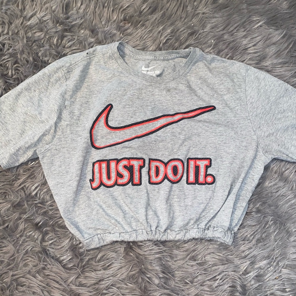 NIKE custom crop tee